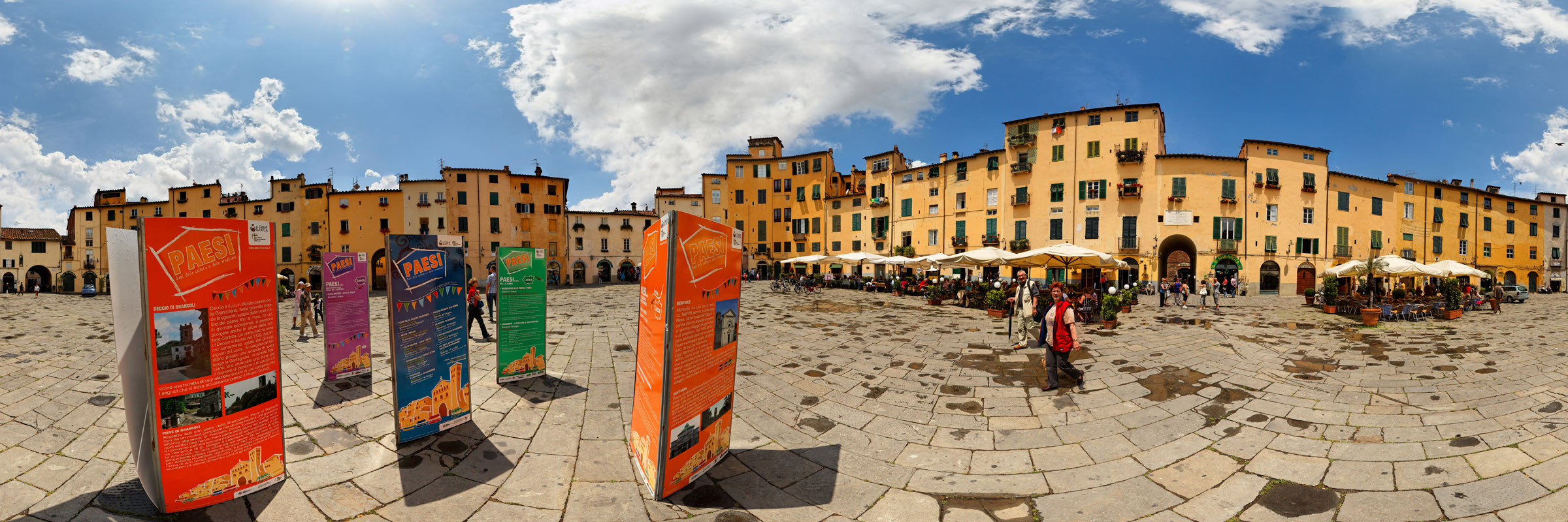 2009_06_PANOS IMG_0522 ITALY_Lucca PANO Piazza Anfiteatro.jpg